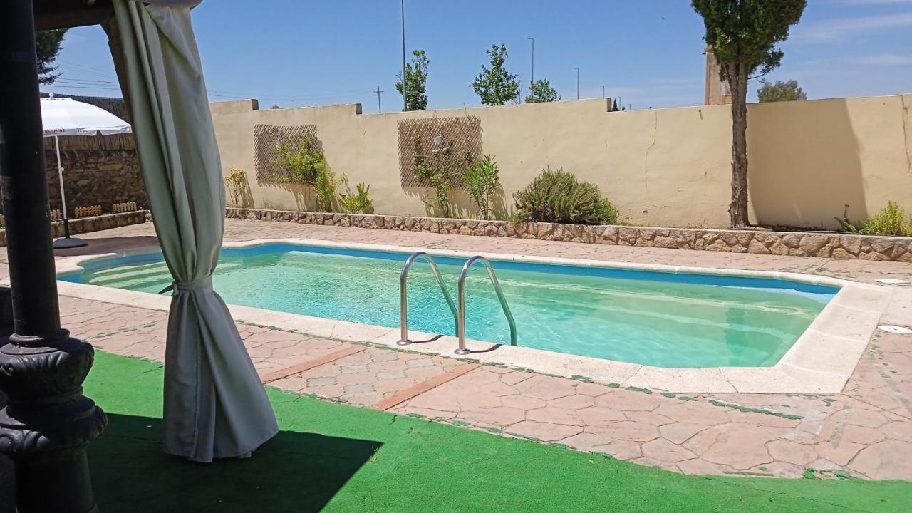 Apartmán Orion Torrejón el Rubio Exteriér fotografie